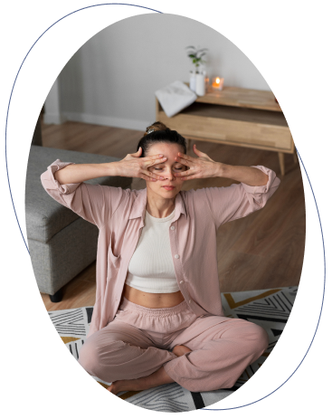 Femme qui fait du yoga